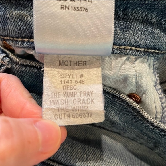 MOTHER The Vamp Fray Mid Rise Skinny Jeans in Crack The Whip 25 - Picture 11 of 14
